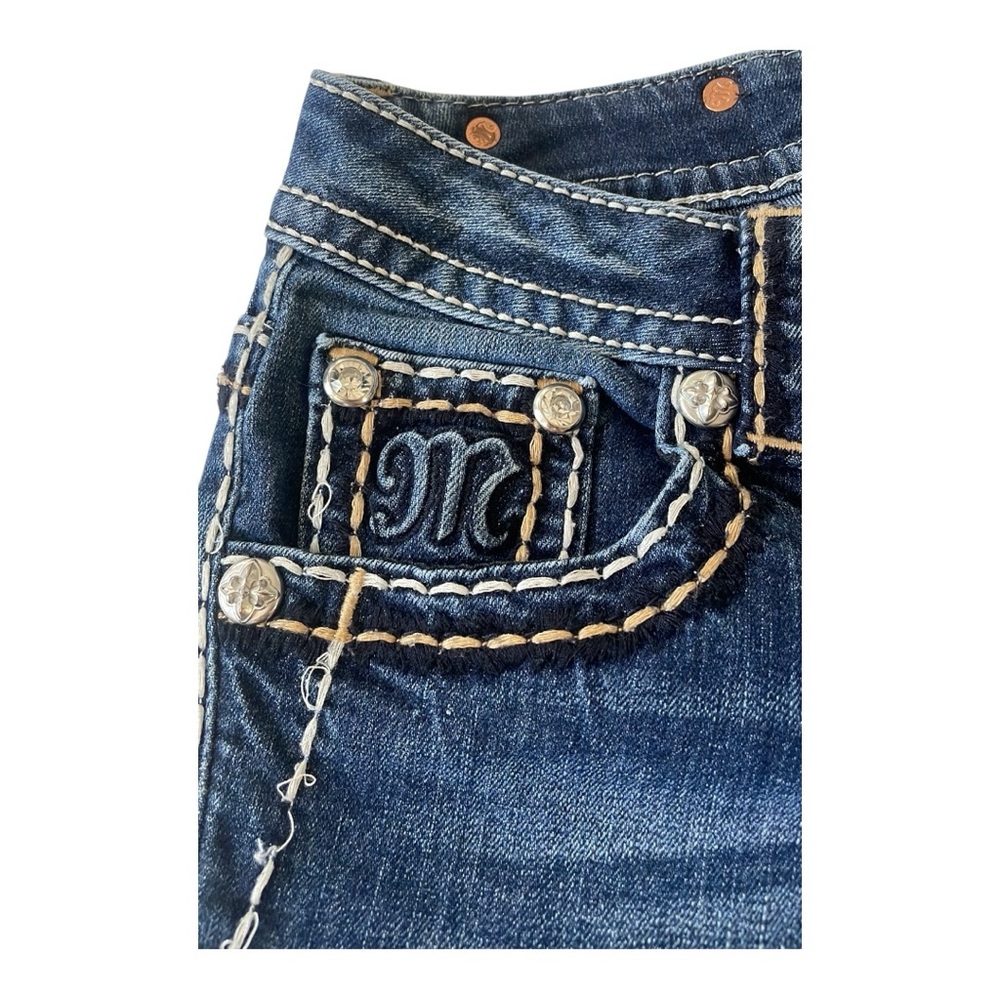 ♥️Miss me ♥️Mid-Rise Bermuda Denim Jeans size (25) women’s. - Picture 5 of 10
